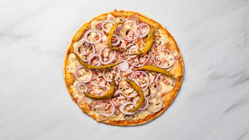 Spicy with ham pizza 32 cm