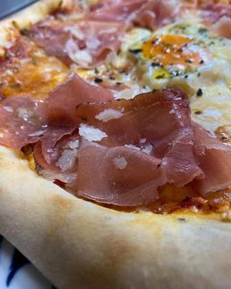 Pizza Speck e Uova