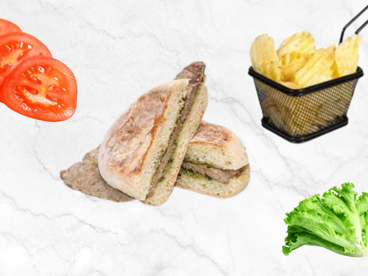 Beef in "Bolo do Caco" w/ Lettuce, Tomato & Chips