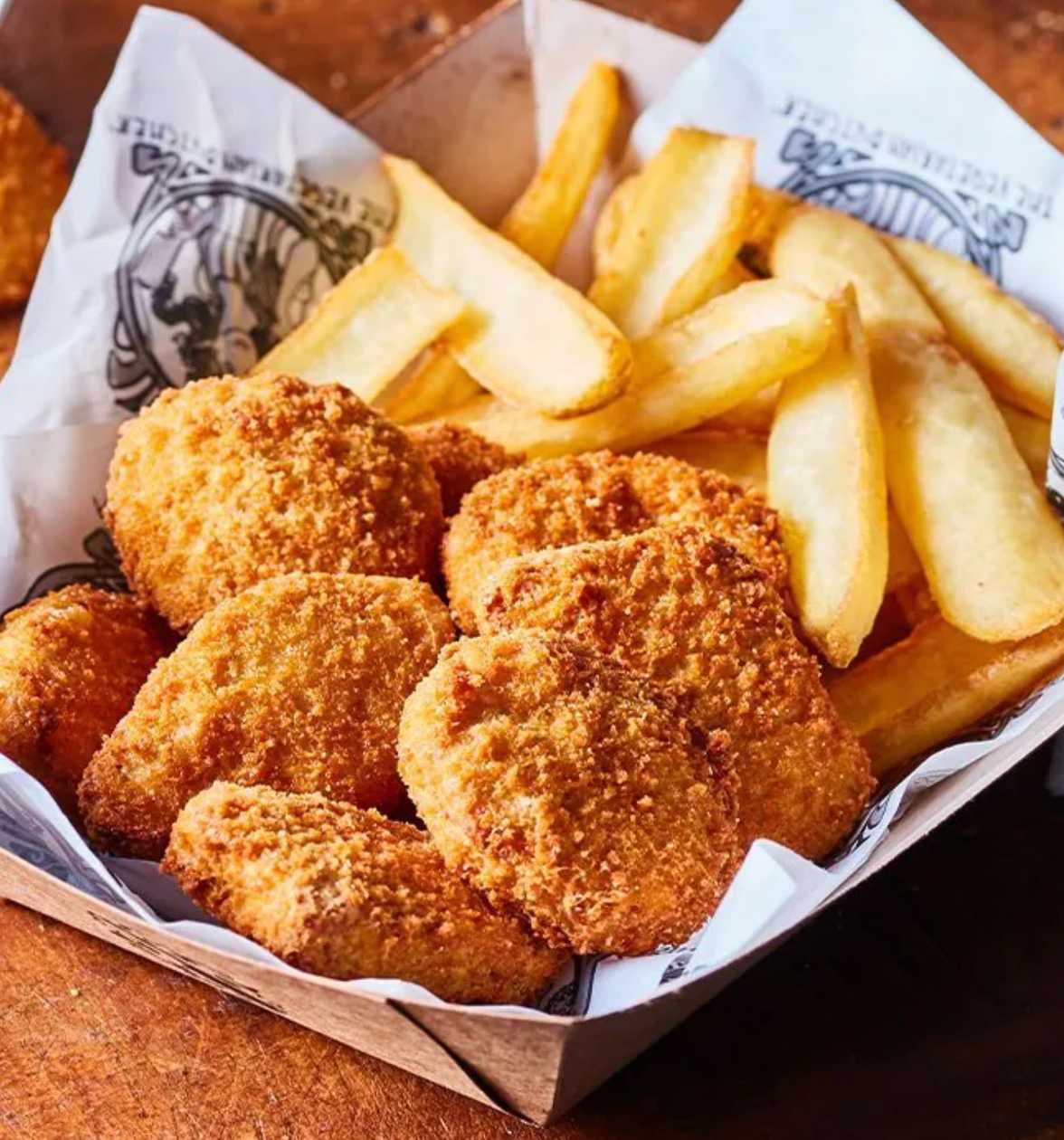 Meniu Nuggets Pui + Cartofi + Sos