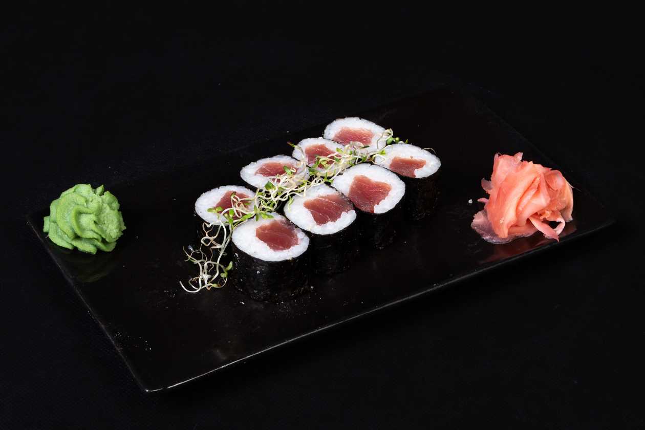 3. Tuna hosomaki