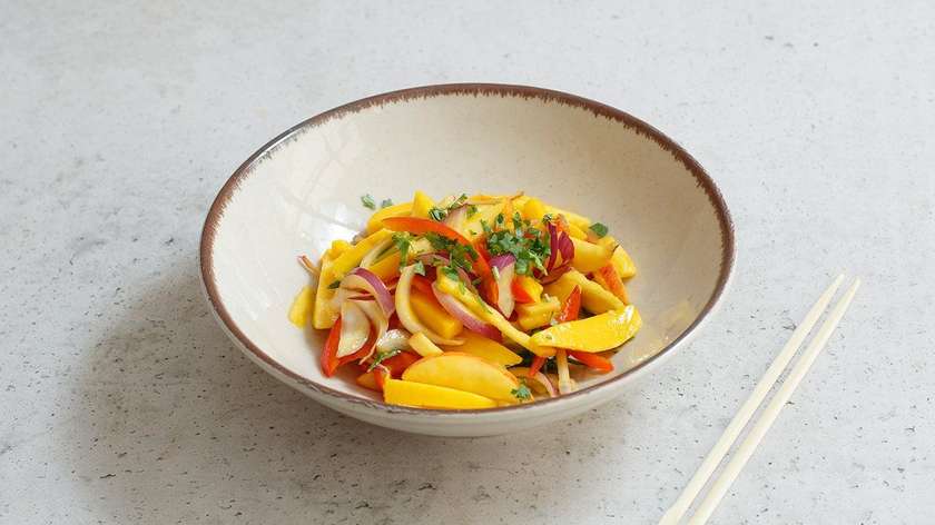 Crispy Vegan Chicken With Mango Salad