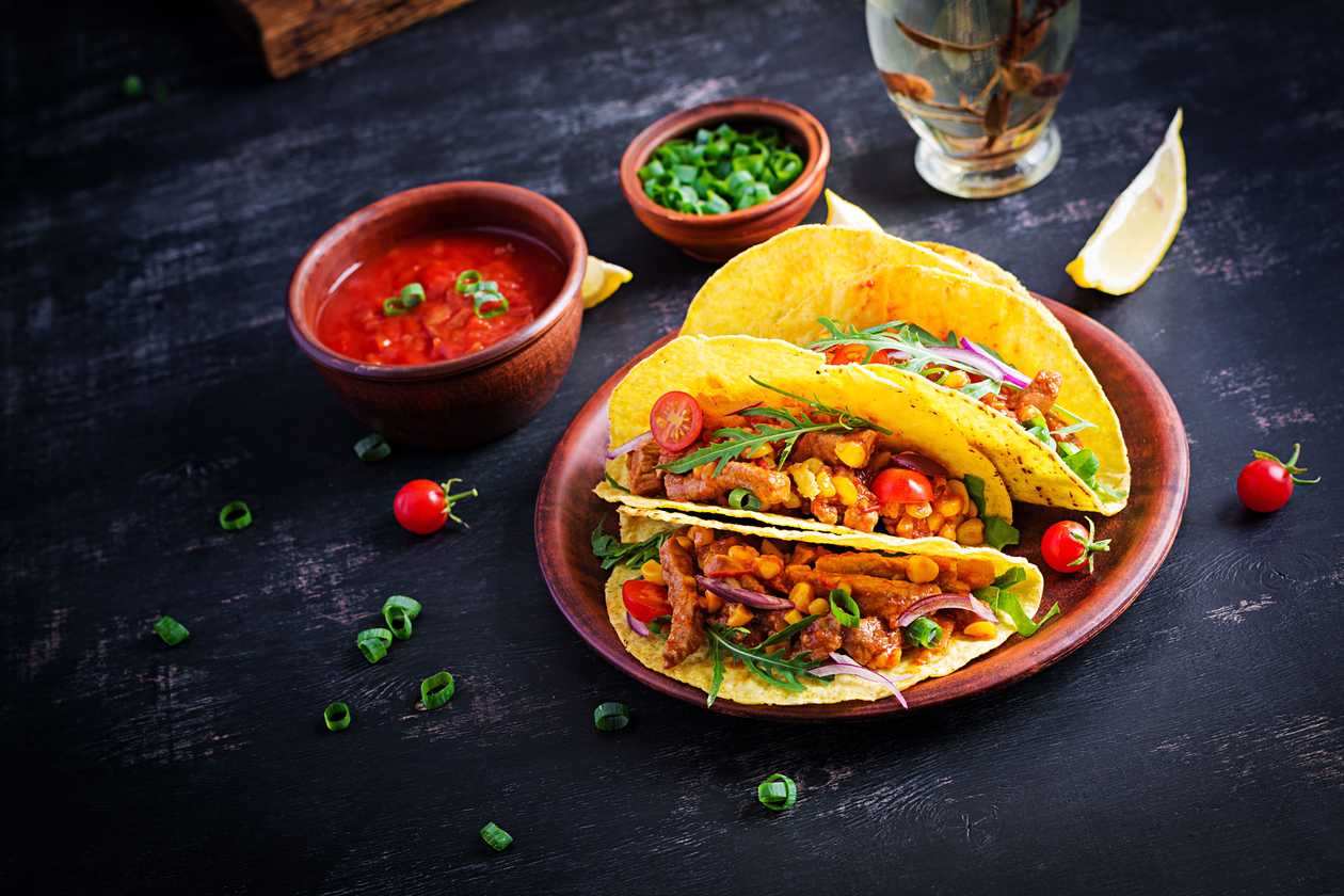 Taco shrimps 4 pieces. Picture is illustrative