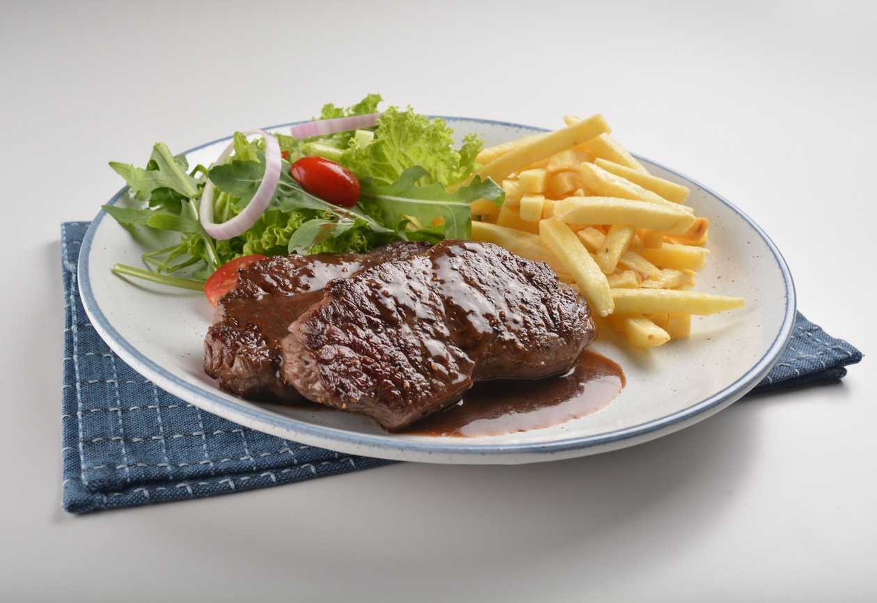 Fillet mignon with mango sauce