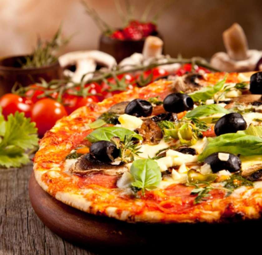 Pizza Prosciutto Funghi cu Porumb