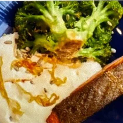 Smoked Salmon Fillet with Broccoli