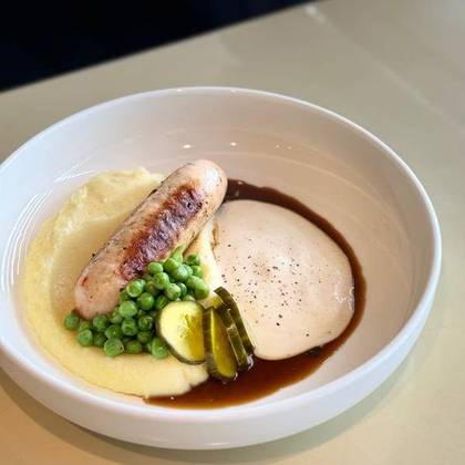 Sausage with mashed potatoes and demi-glace sauce