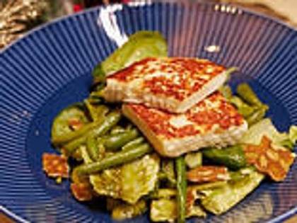 Green Salad with Grilled Halloumi