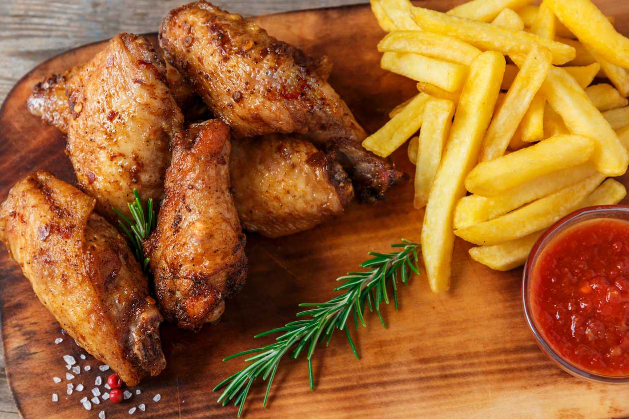 Chicken wings with garlic sauce platter