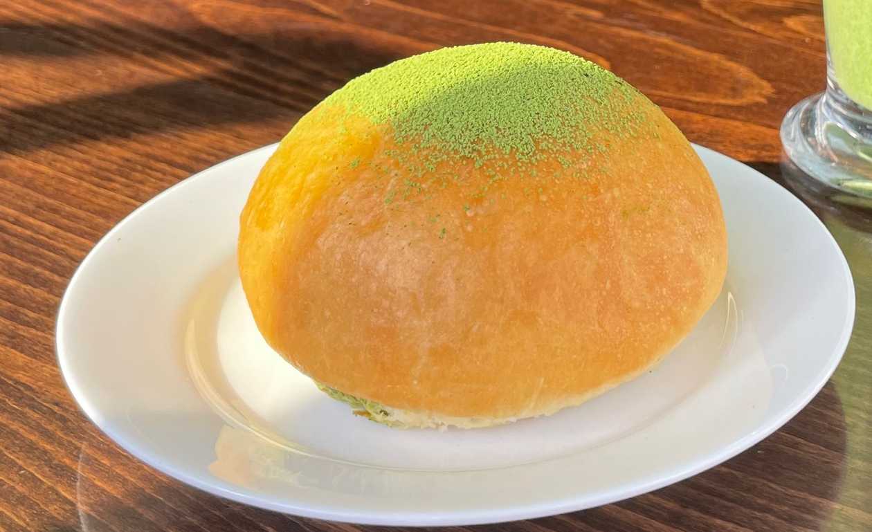 Matcha Custard Bun