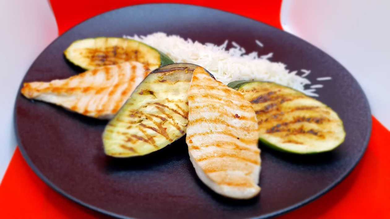 Grillowane Fileciki z Kurczaka z Plastrami Bakłażana i Cukinii