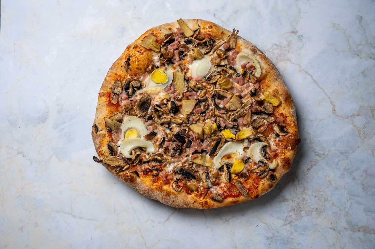 Capricciosa Pizza