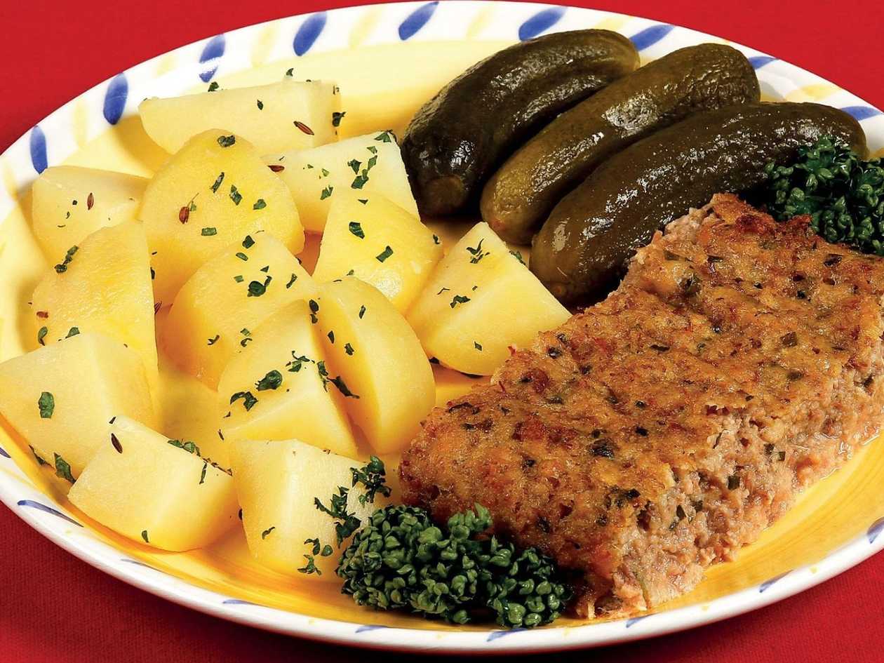 Pečený prejt, zelí, brambory nebo chléb