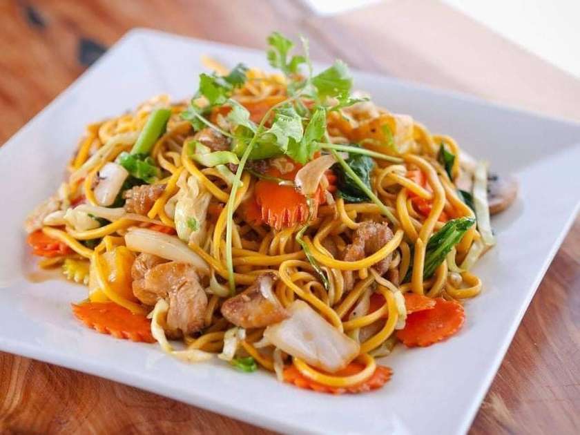 46. Fried Noodles with Chicken