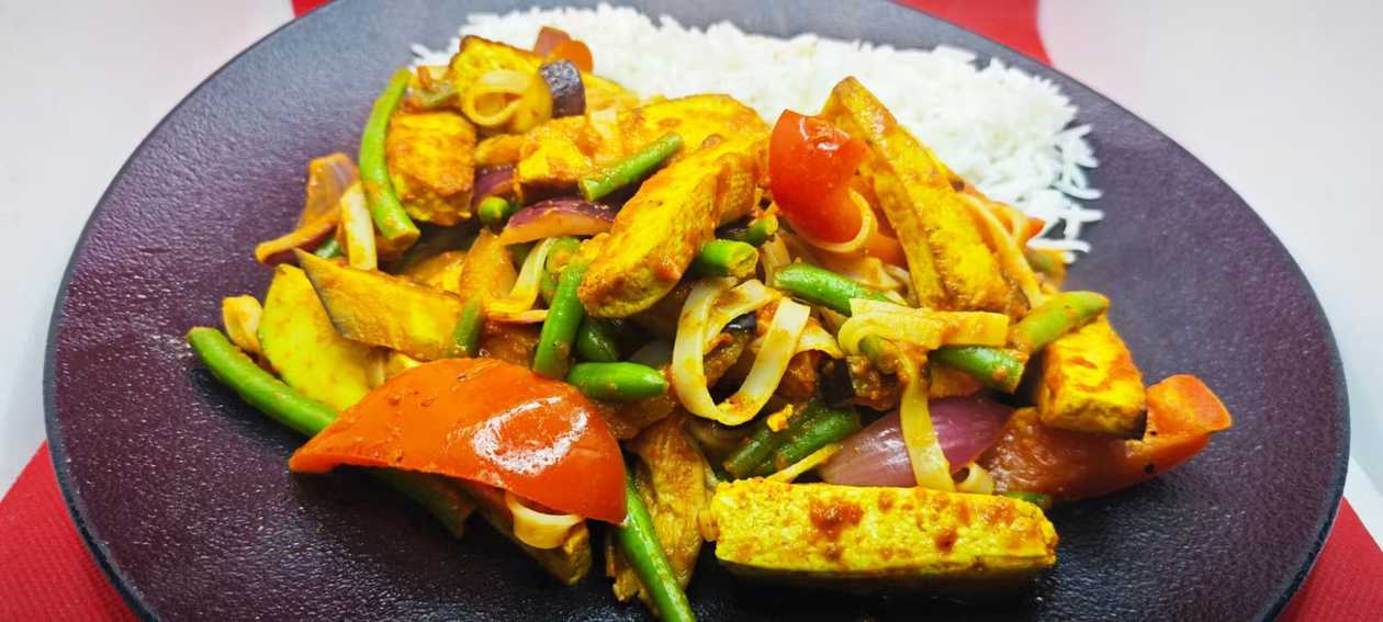 Danie z Woka z Tofu Asia Vegan