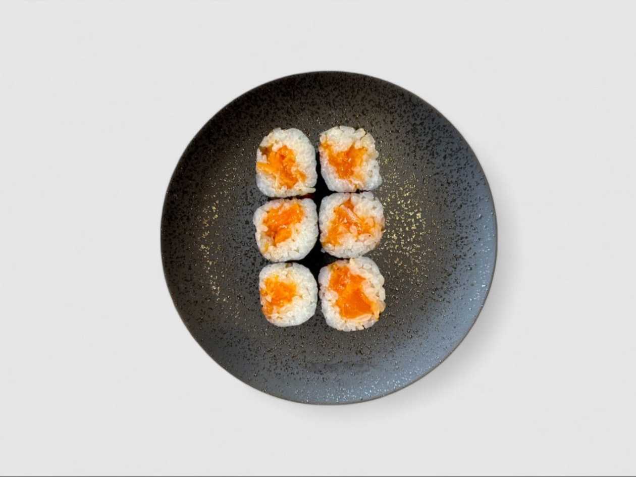 Salmon maki