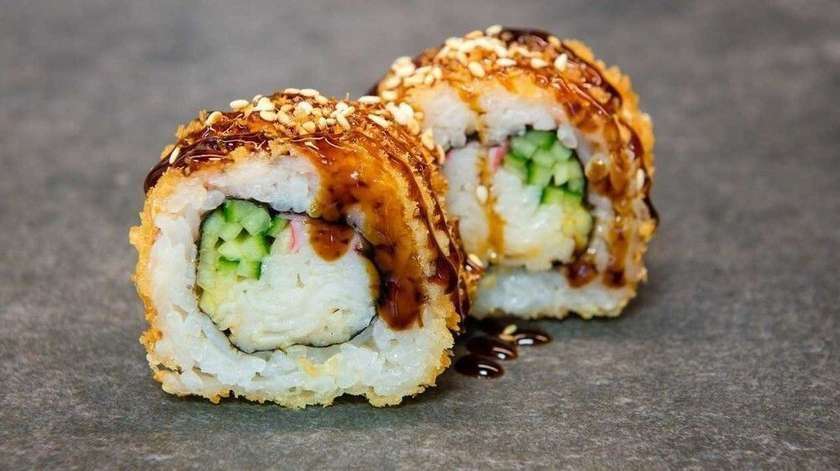42. Lumekrabi, kimchi majonees, kurk (peal: teriyaki kaste) (8 tk)