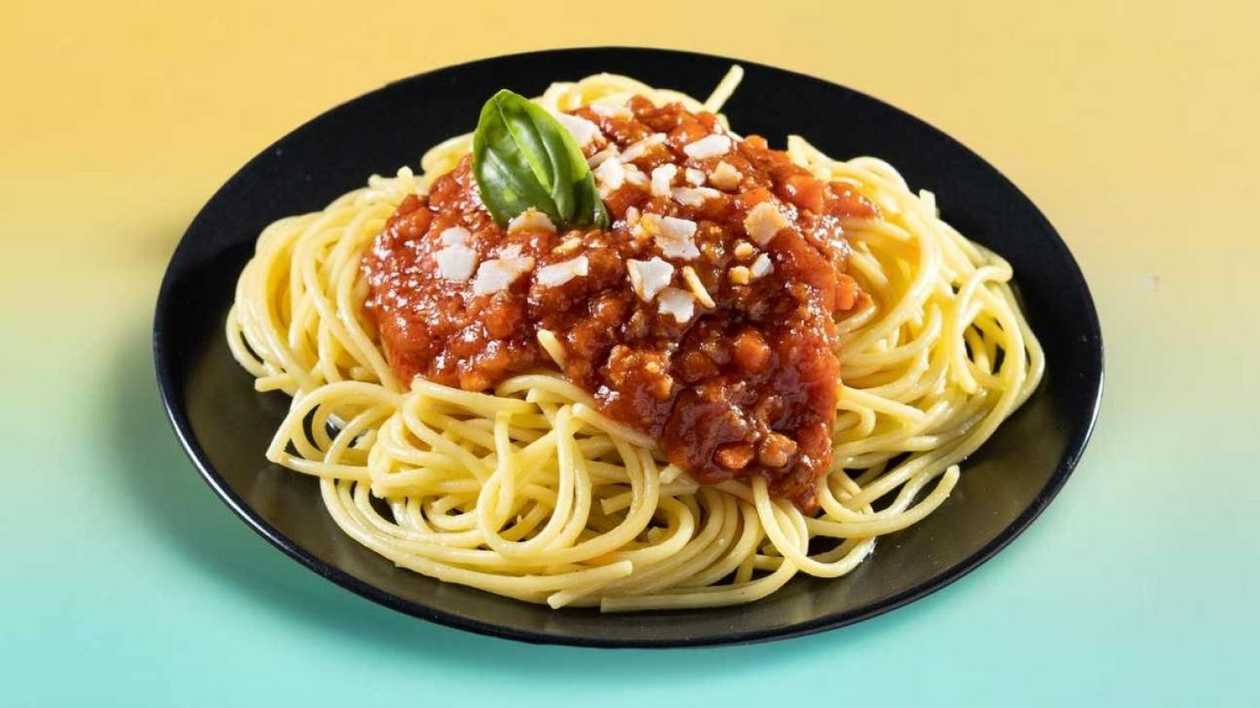 Λιγκουίνι με κειμά (Bolognese)