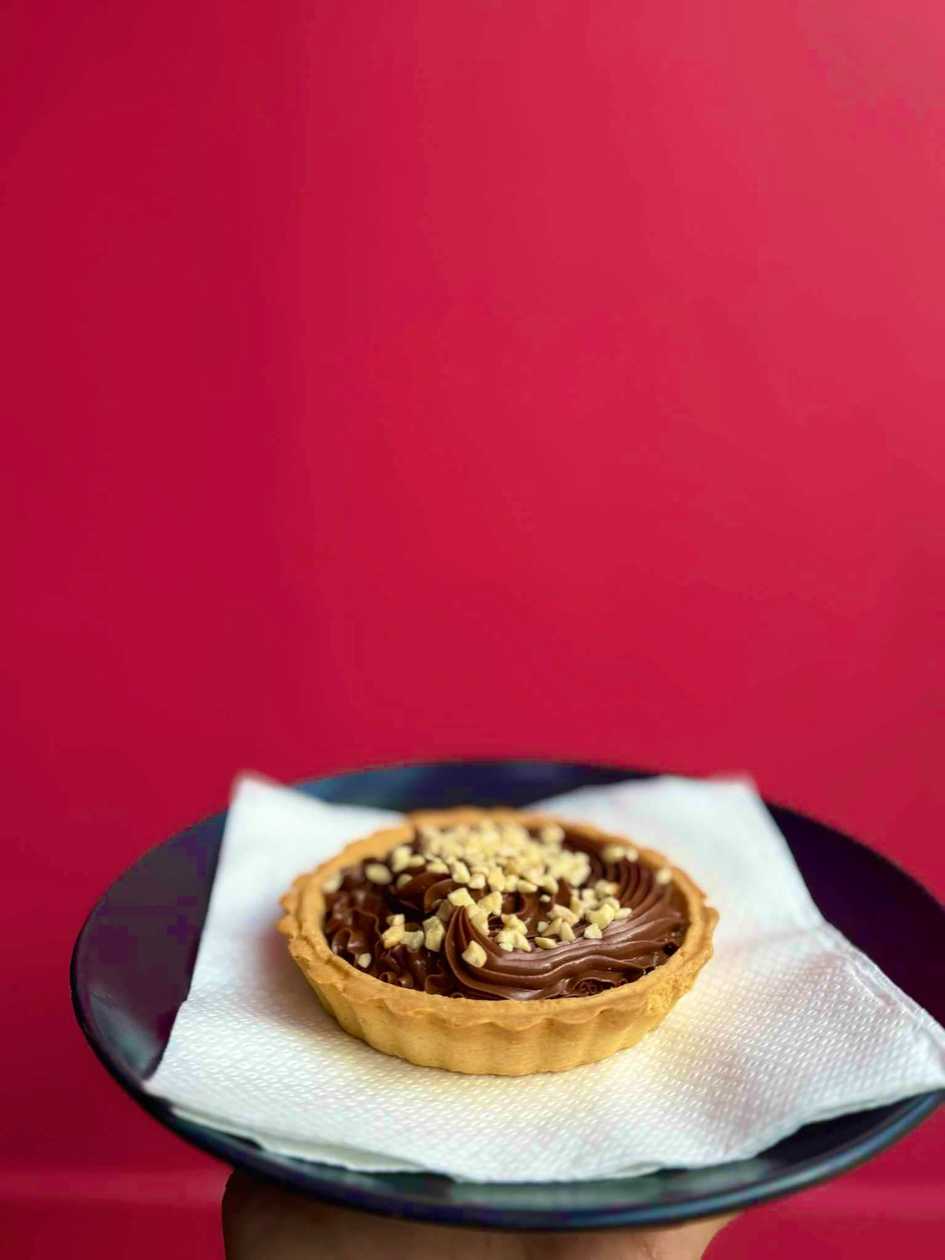 Tart filled with nutella & Nuts on top