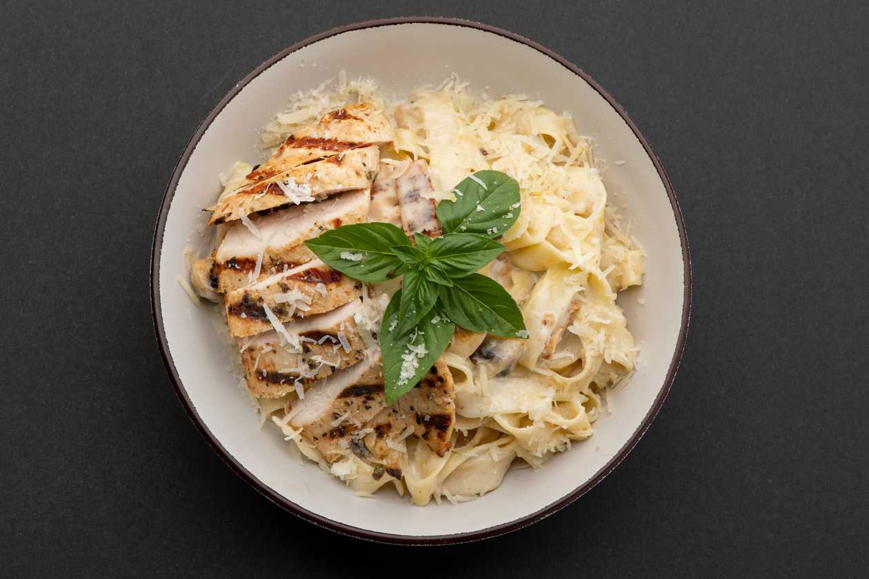 Pasta with chicken tikka masala