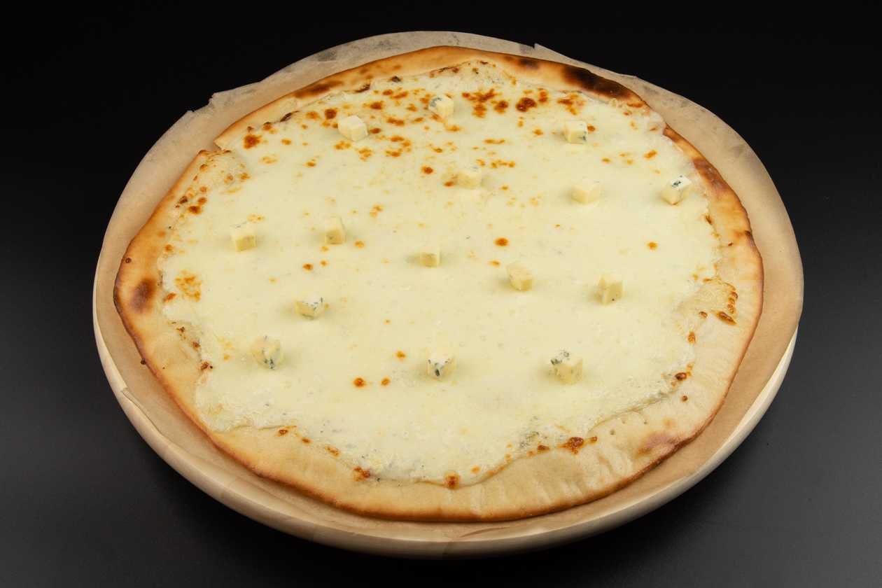 Pizza quattro formaggi