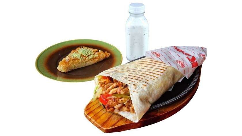 Tortilla wrap shawarma chicken, baklawa orzechowa,  ayran