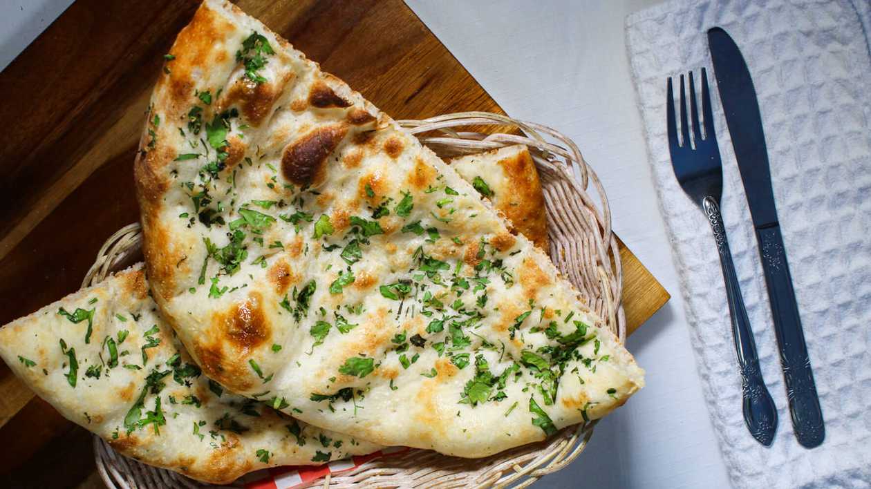 Methi Garlic Naan
