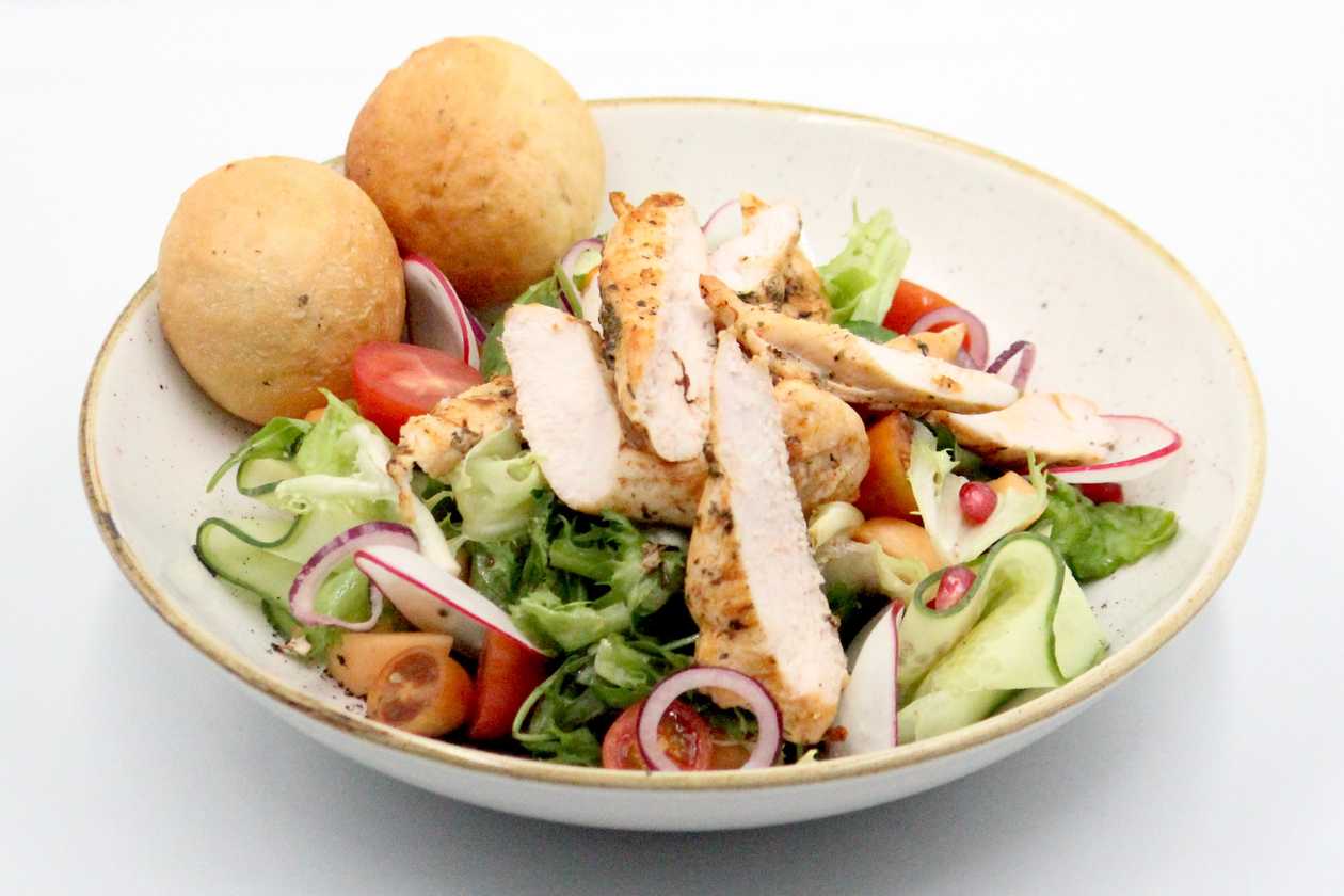 Grilled Chicken Salad with Vinegrette
