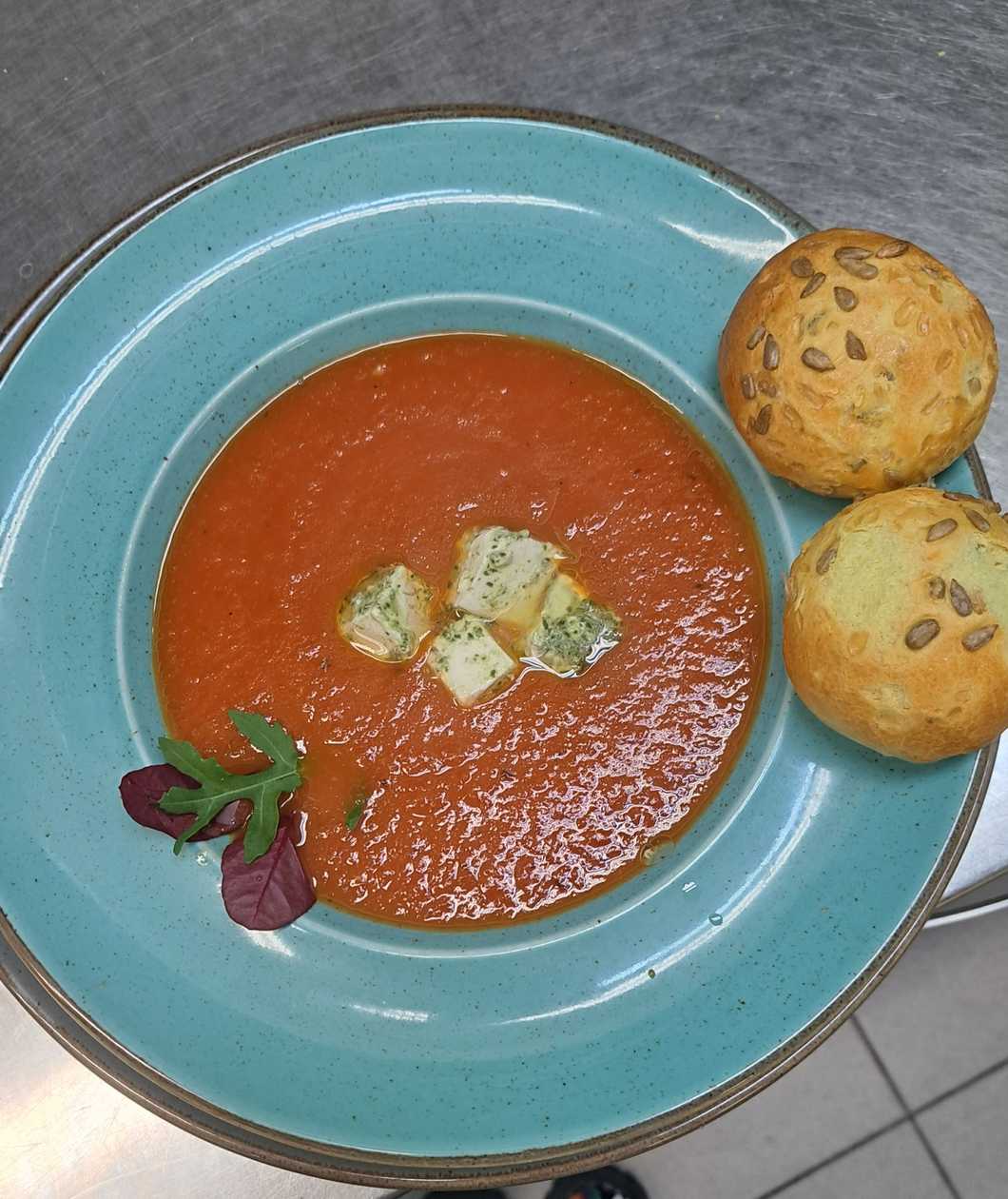 Spicy Tomato Soup with Cheese Bread