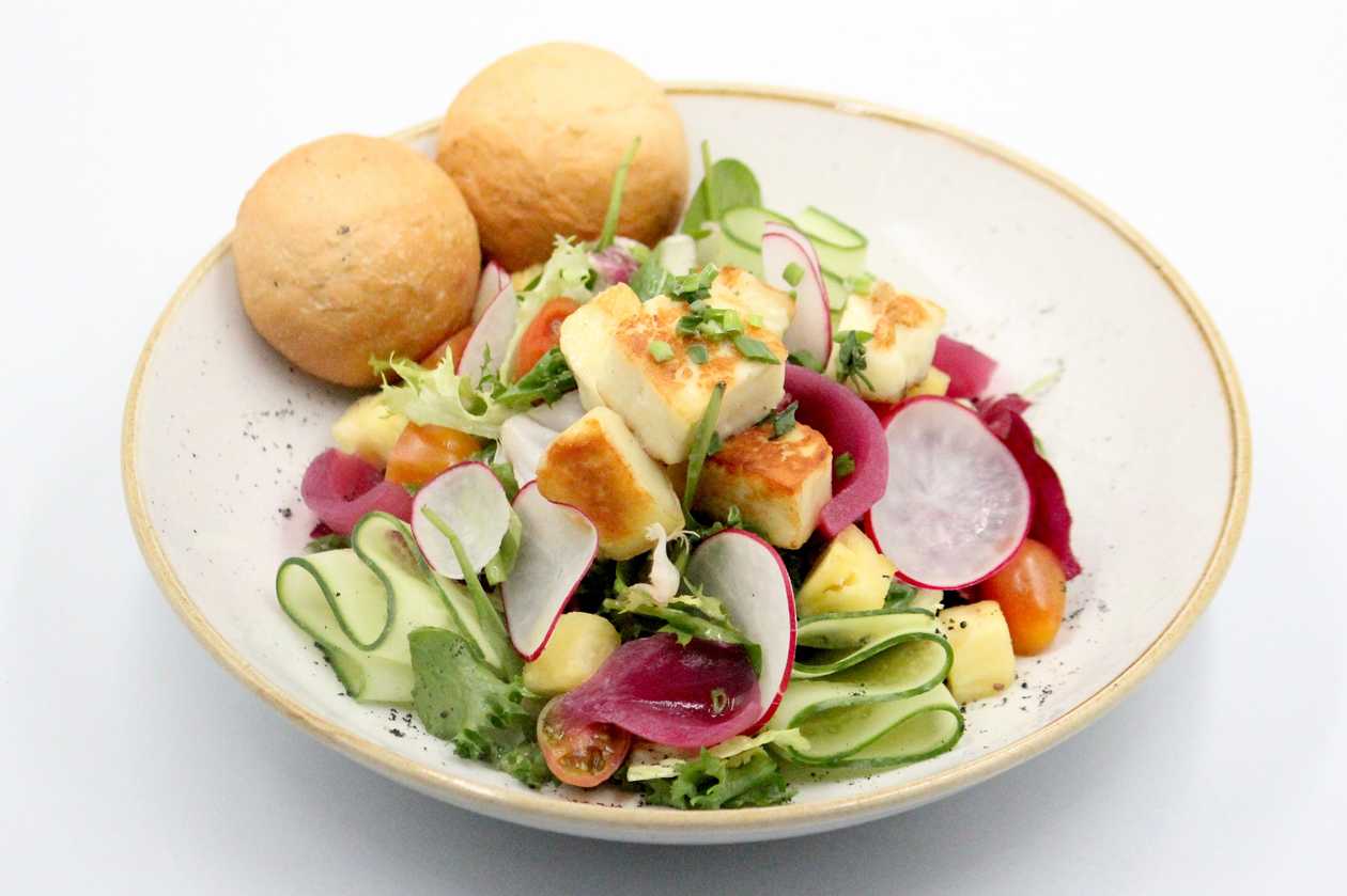 Grilled Halloumi Salad