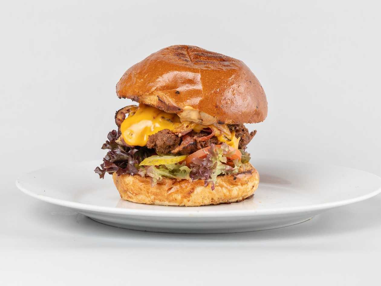 Barbecue NY Burger, hranolky
