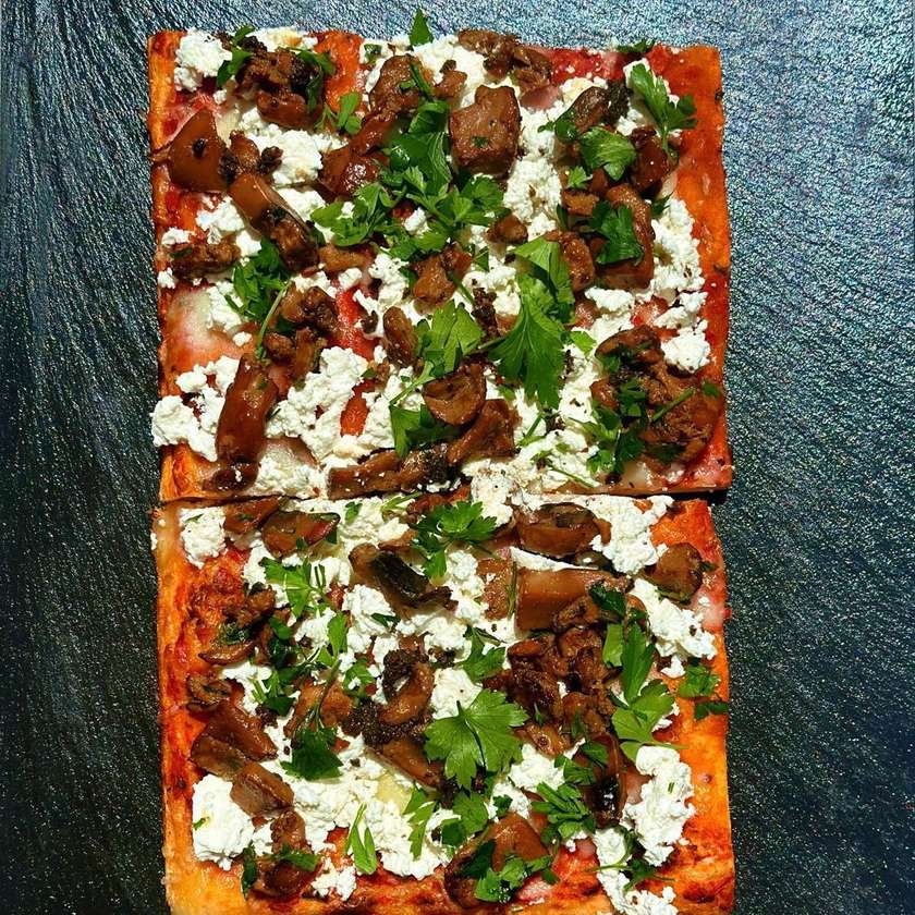 Medium Pizza Porcini e Ricotta