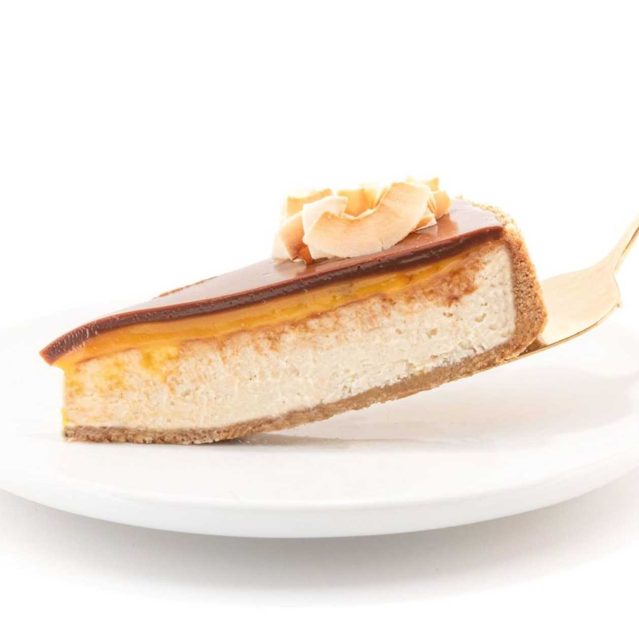Kokosový cheesecake s marakujou a mliečnou čokoládou