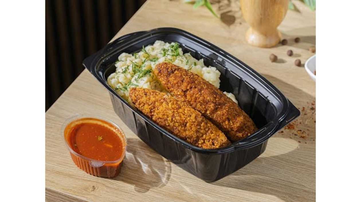 Chicken cutlet with puree garnish