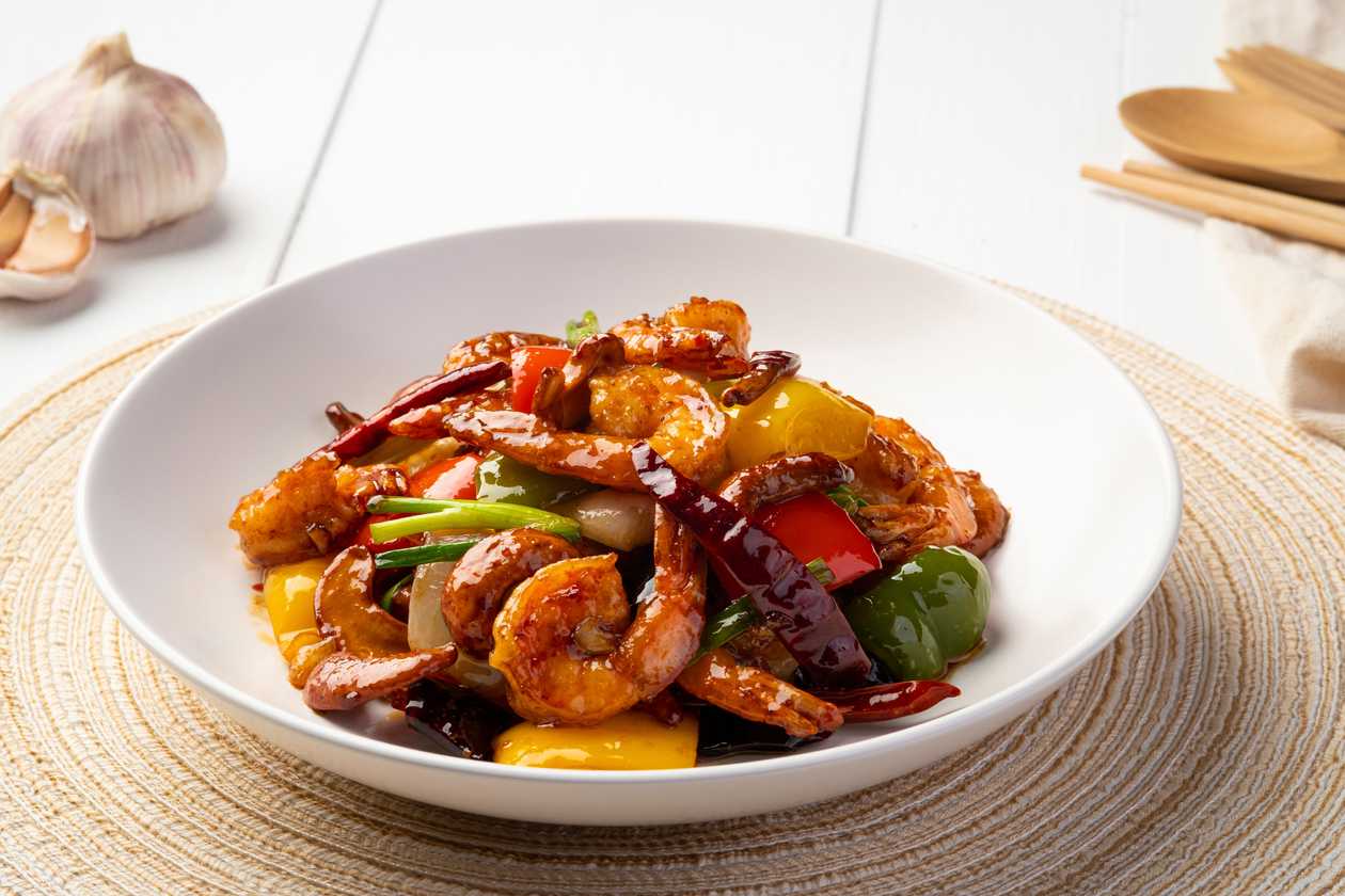 Queues of shrimp in love