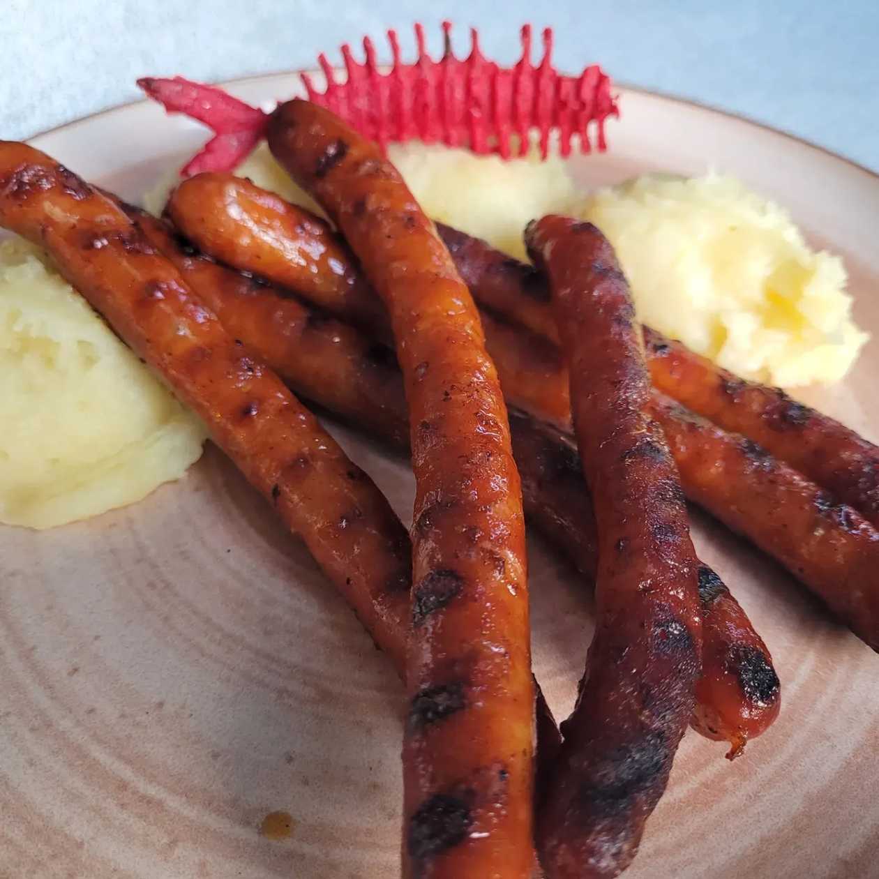 Grilled Sausages with Mashed Potatoes