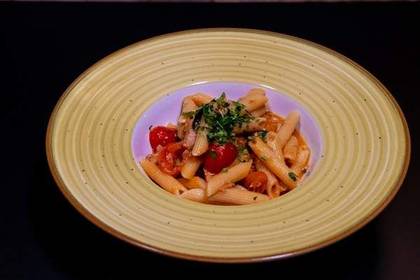Penne pomodoro fresco e tonno