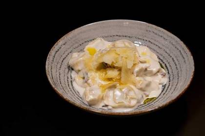 Tortellini con panna e prosciutto