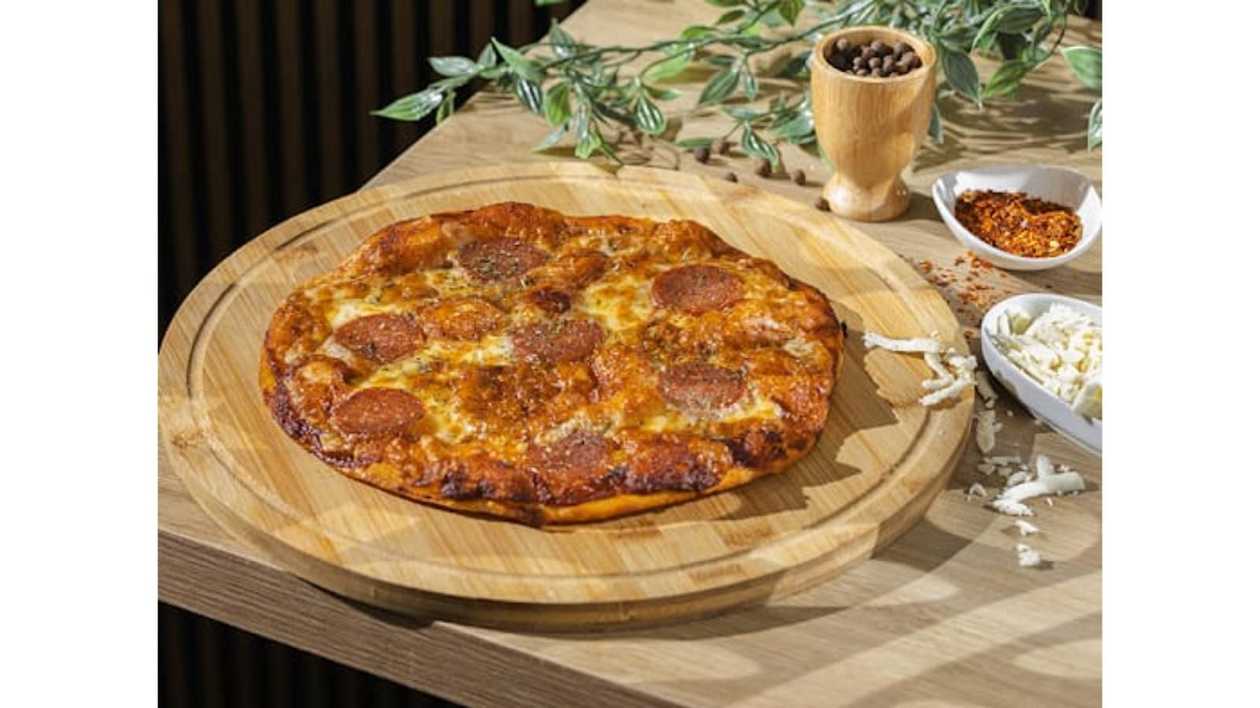 Small pepperoni pizza