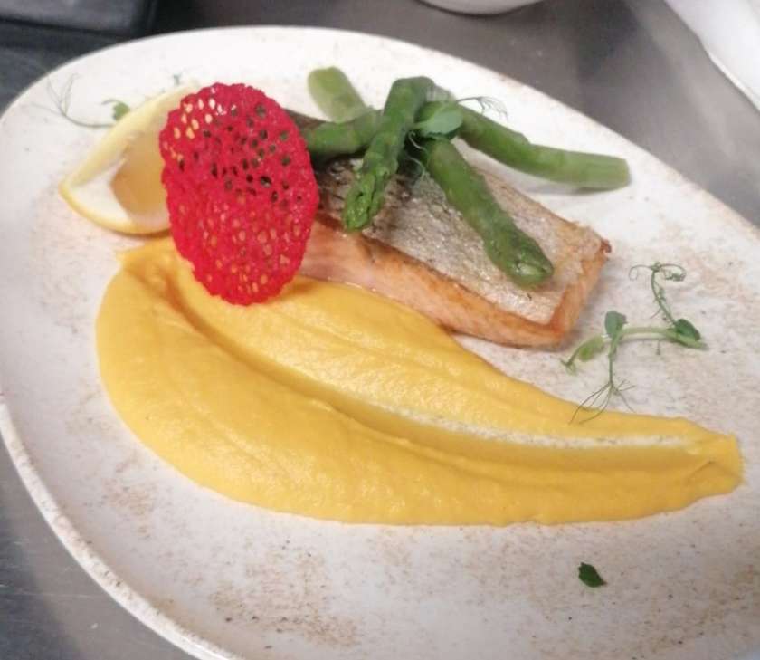 Salmone al forno con verdure