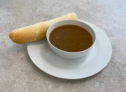 Gulášová velká polévka s pečivem
