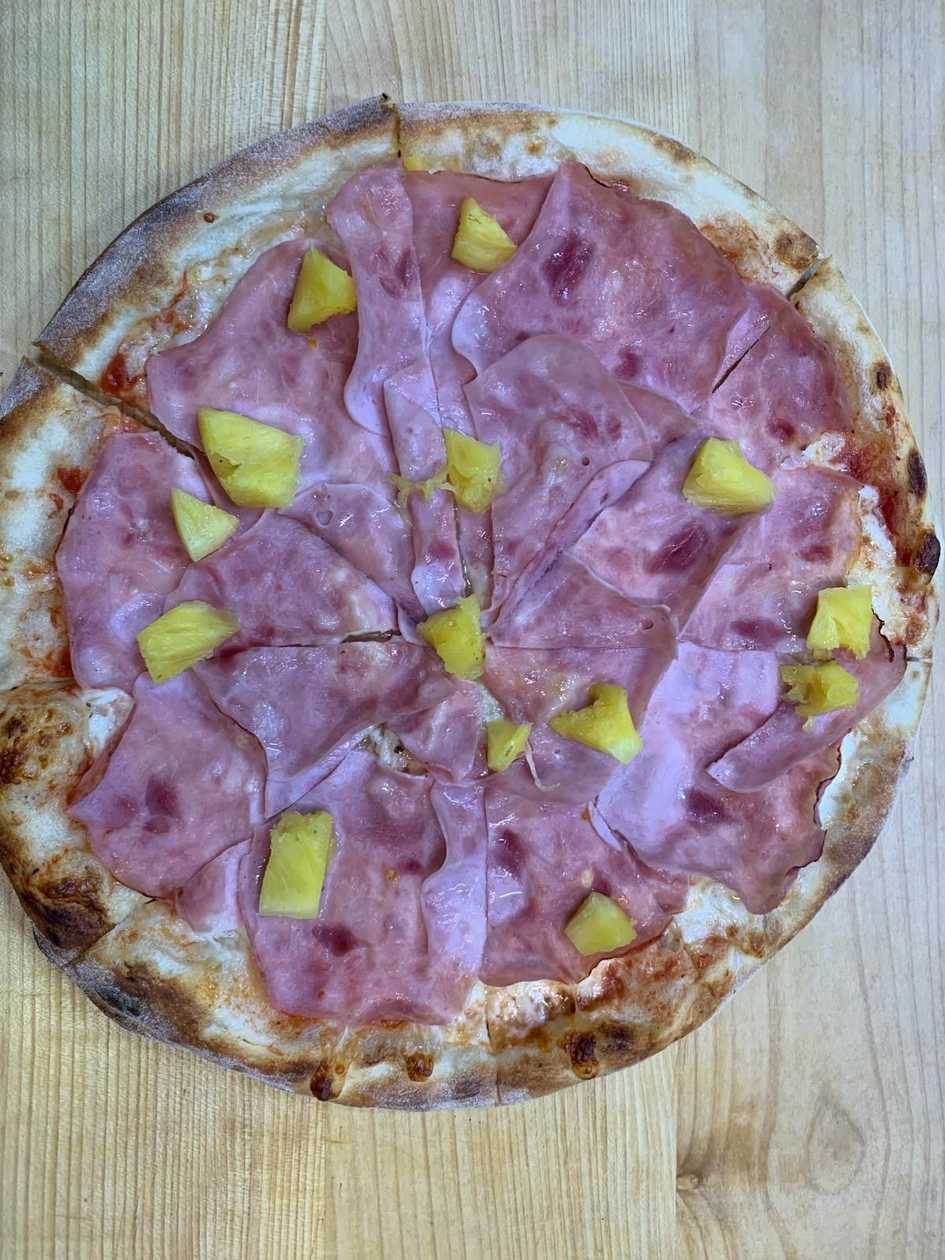 Hawaiian pizza