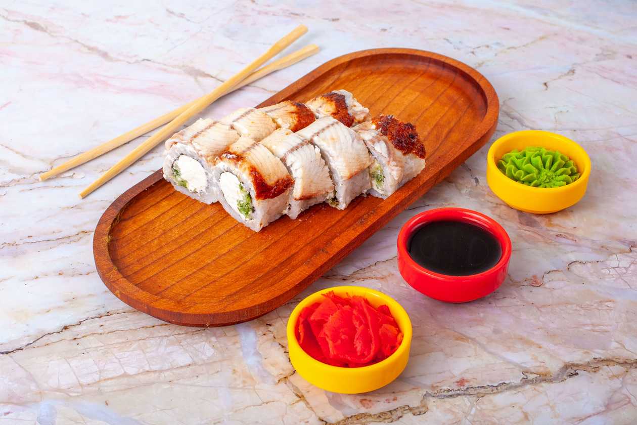 Dragon roll 8 ədəd