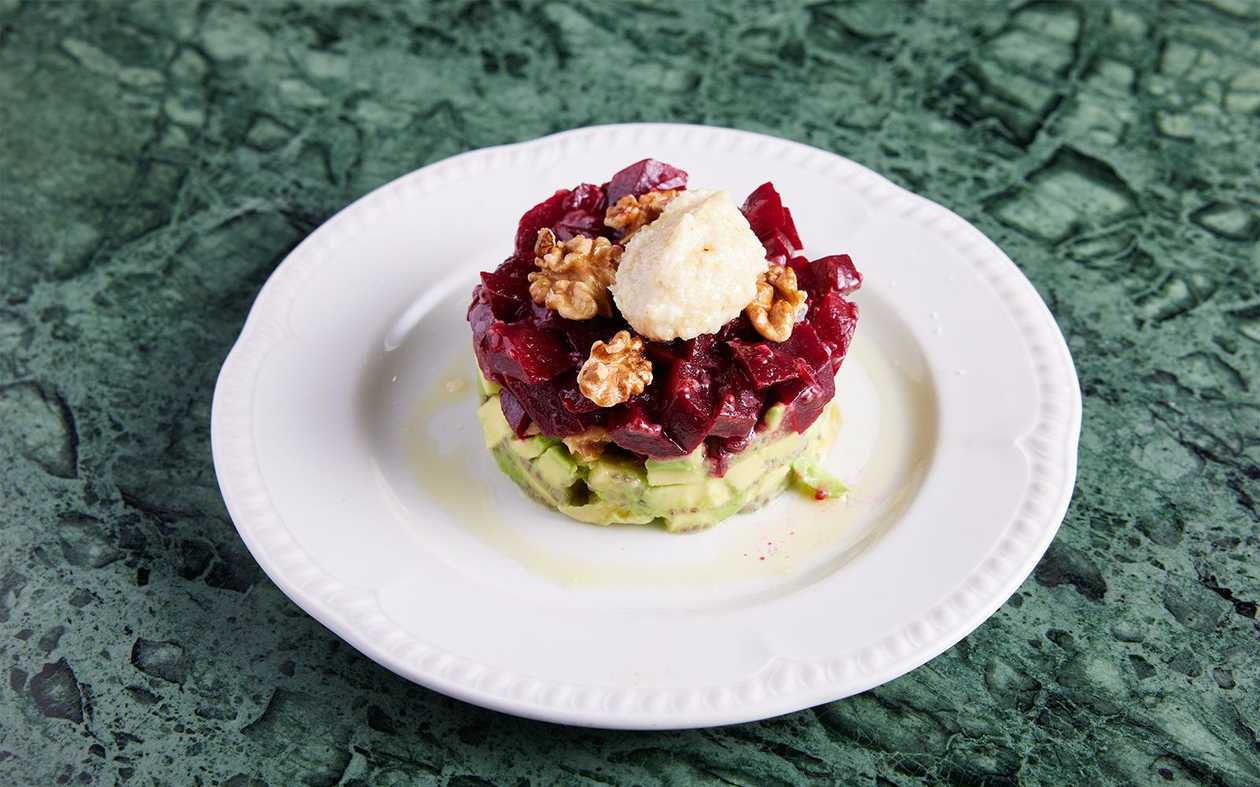 Tartar Vegetarian cu Sfecla Rosie , Avocado si Nuci 300g