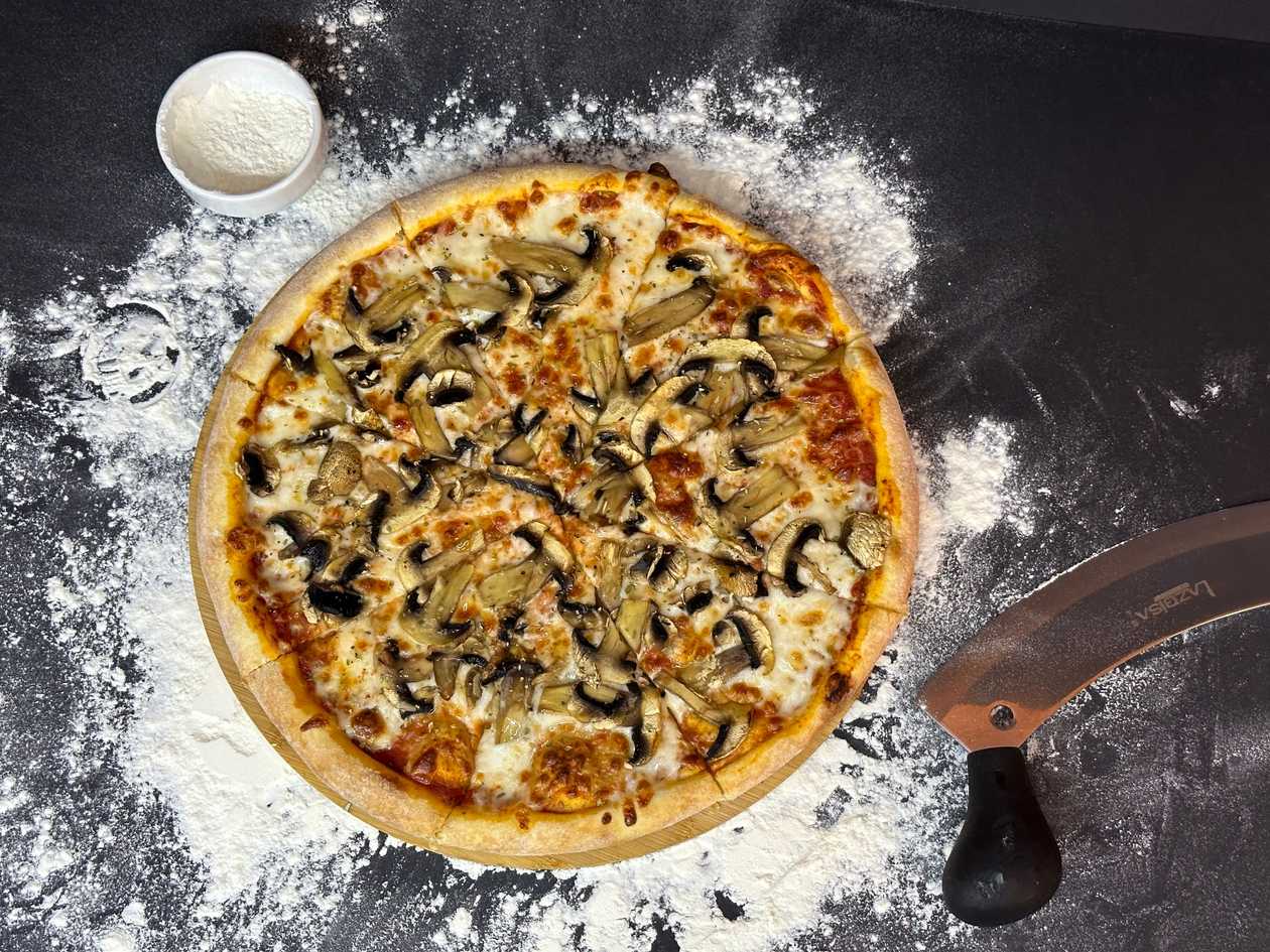 Pizza Ai Funghi (35Cm)