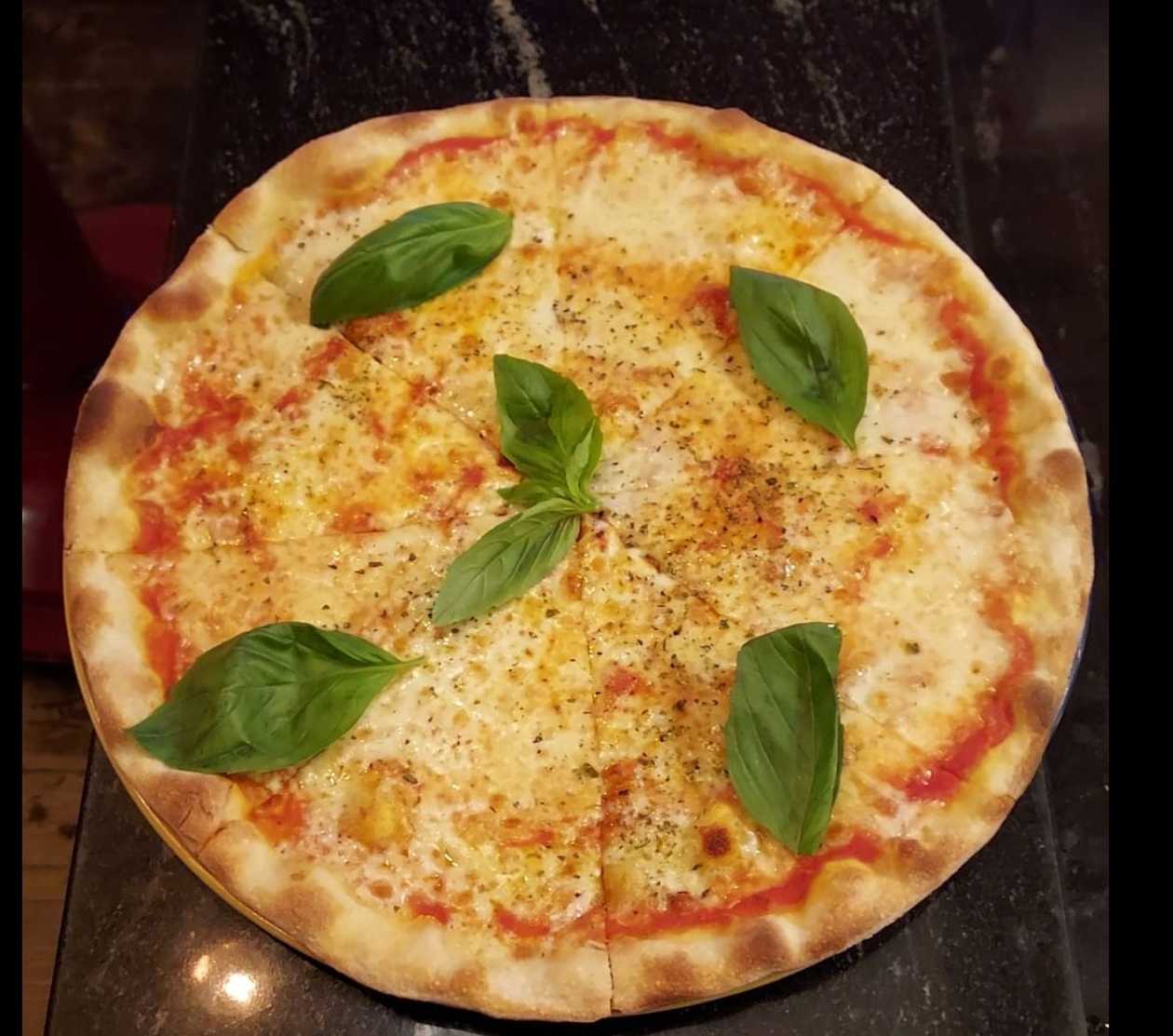 Pizza margherita