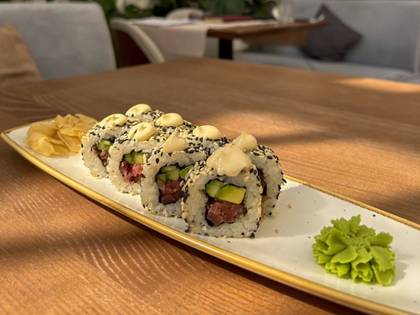 California Roll with Tuna in Sesame Seeds