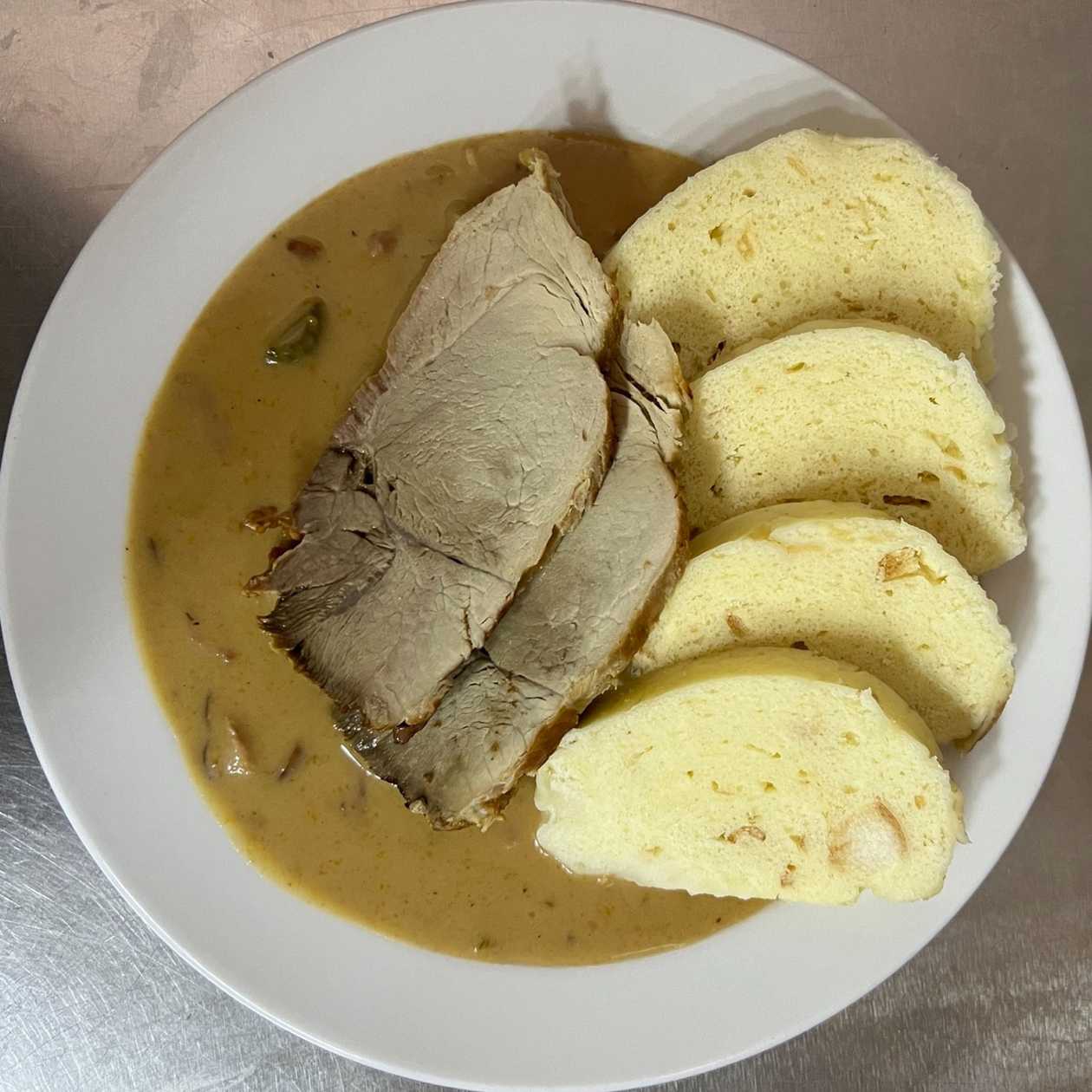 200g HAMBURSKÁ VEPŘOVÁ KÝTA a HOUSKOVÉ KNEDLÍKY