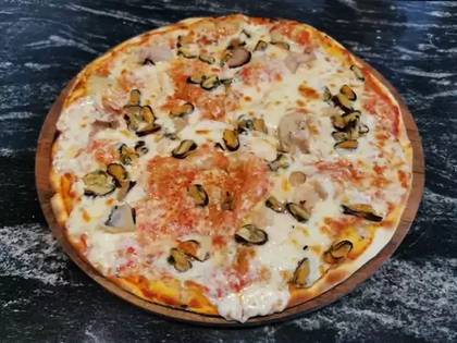 Seafood Pizza