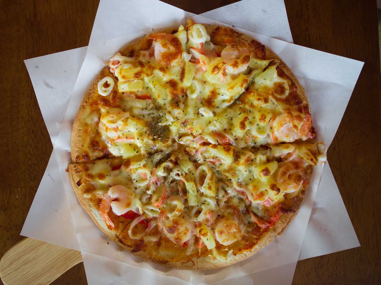 Seafood Pizza